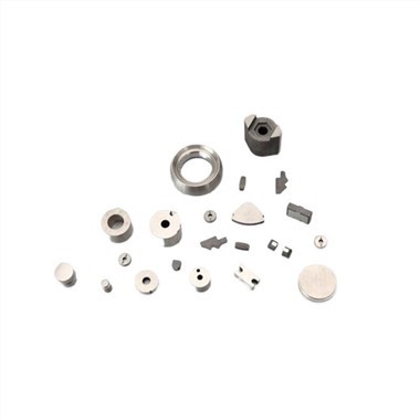 Sintratut AlNiCo-magneetit